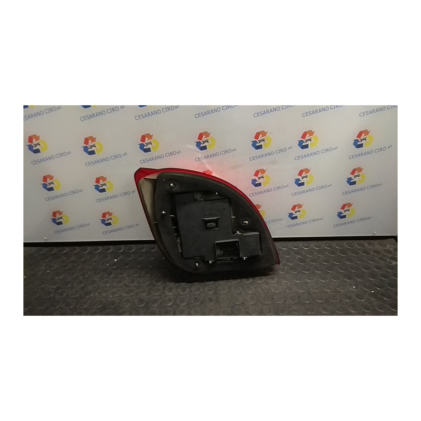 FANALE POST. DX. 068 FORD FIESTA (DX) (09/99-02/02) DHF 5028374