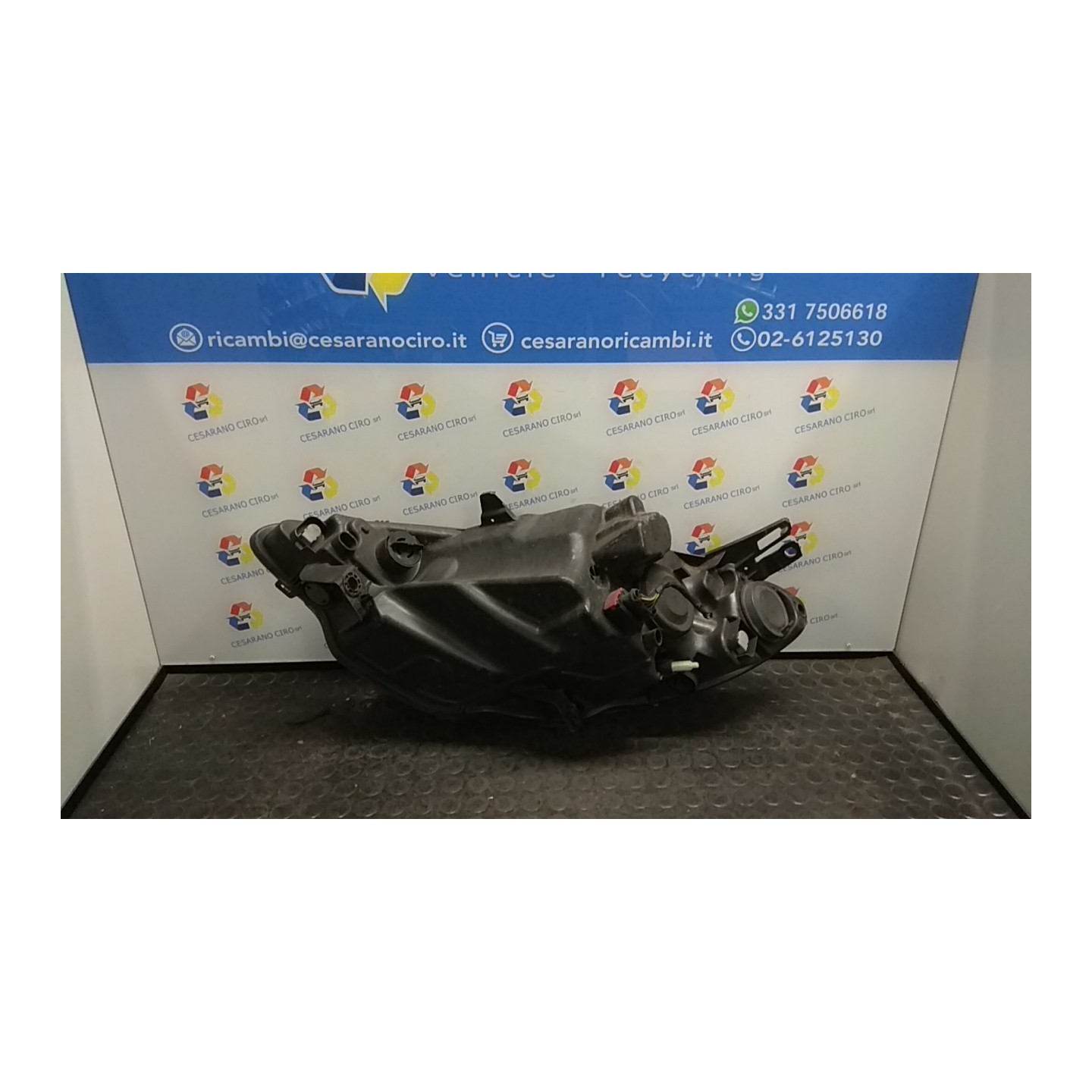 PROIETTORE DX. 061 PEUGEOT 1007 (04/05-06/10) 8HZ 620649